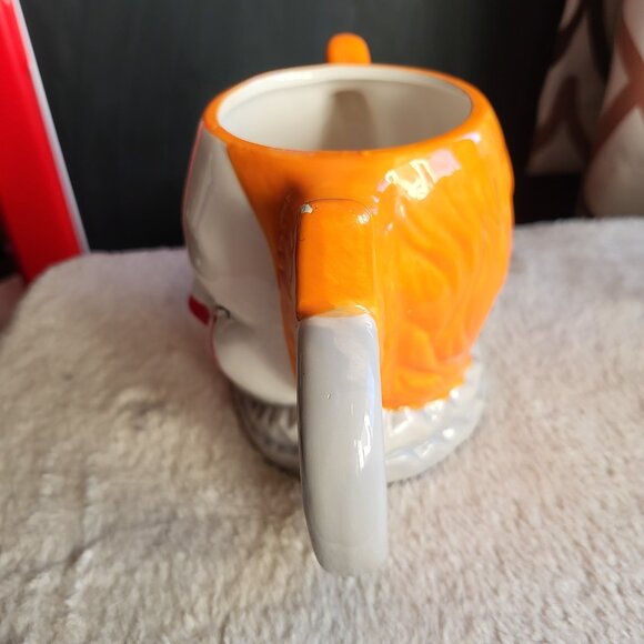 IT Pennywise 21 oz. Ceramic 3D Clown Mug Horror Stephen King Silver Buffalo GUC - Picture 6 of 10